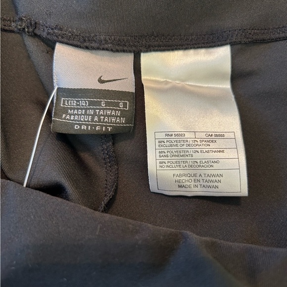 Nike Low-Rise Women’s Workout Pants 224172 Large (12-14) Black Yoga Running NWT - Picture 9 of 12